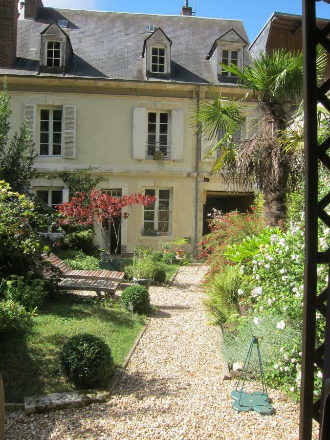 Bed and Breakfast Le Murmure De La Falaise Beaumont-le-Roger Екстер'єр фото