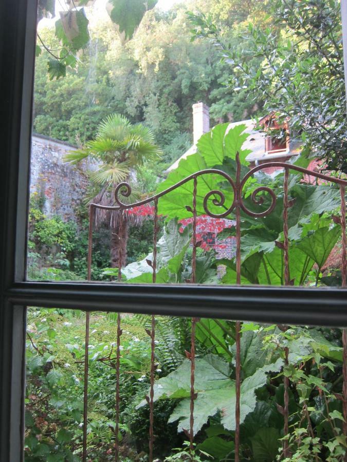 Bed and Breakfast Le Murmure De La Falaise Beaumont-le-Roger Екстер'єр фото